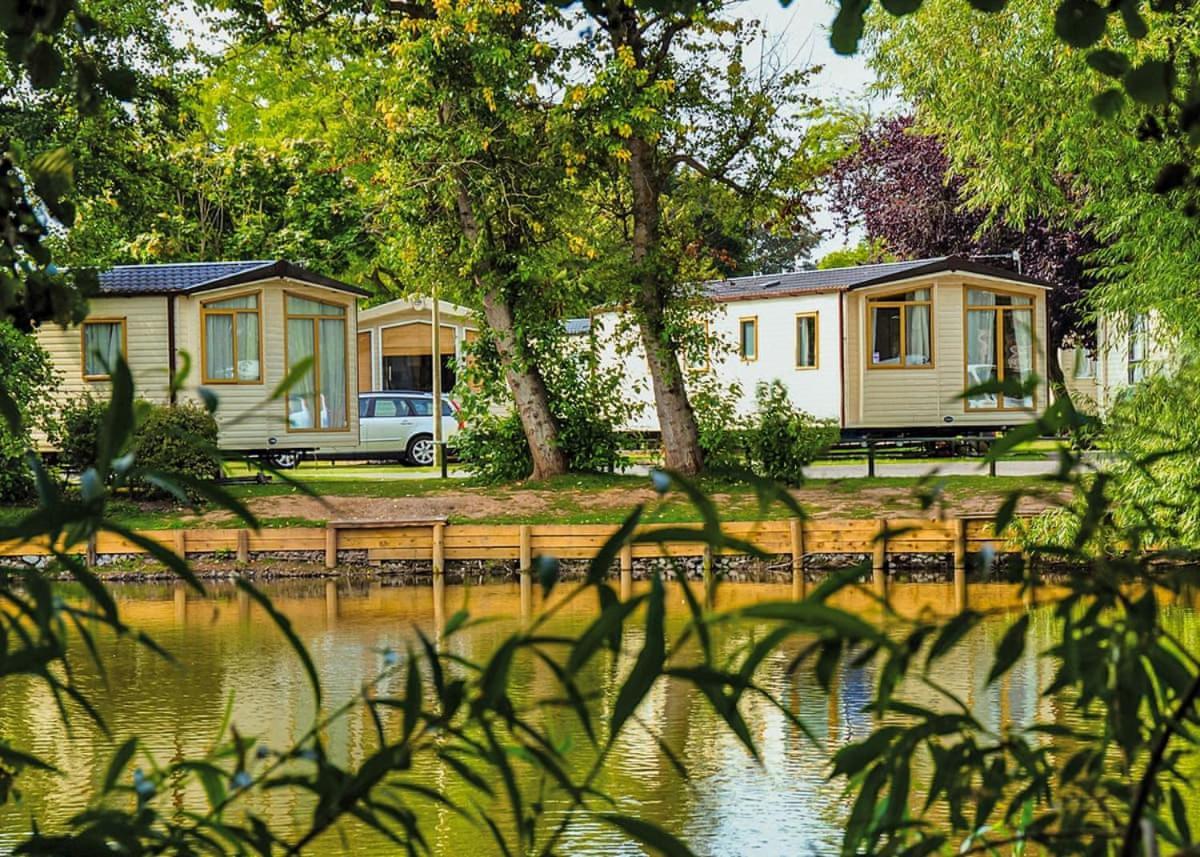 Lakeside Holiday Park Hotel Burnham-on-Sea Екстериор снимка